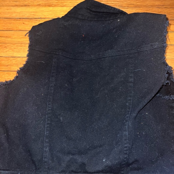 Red Tulip sparkly black vest - Picture 3 of 4